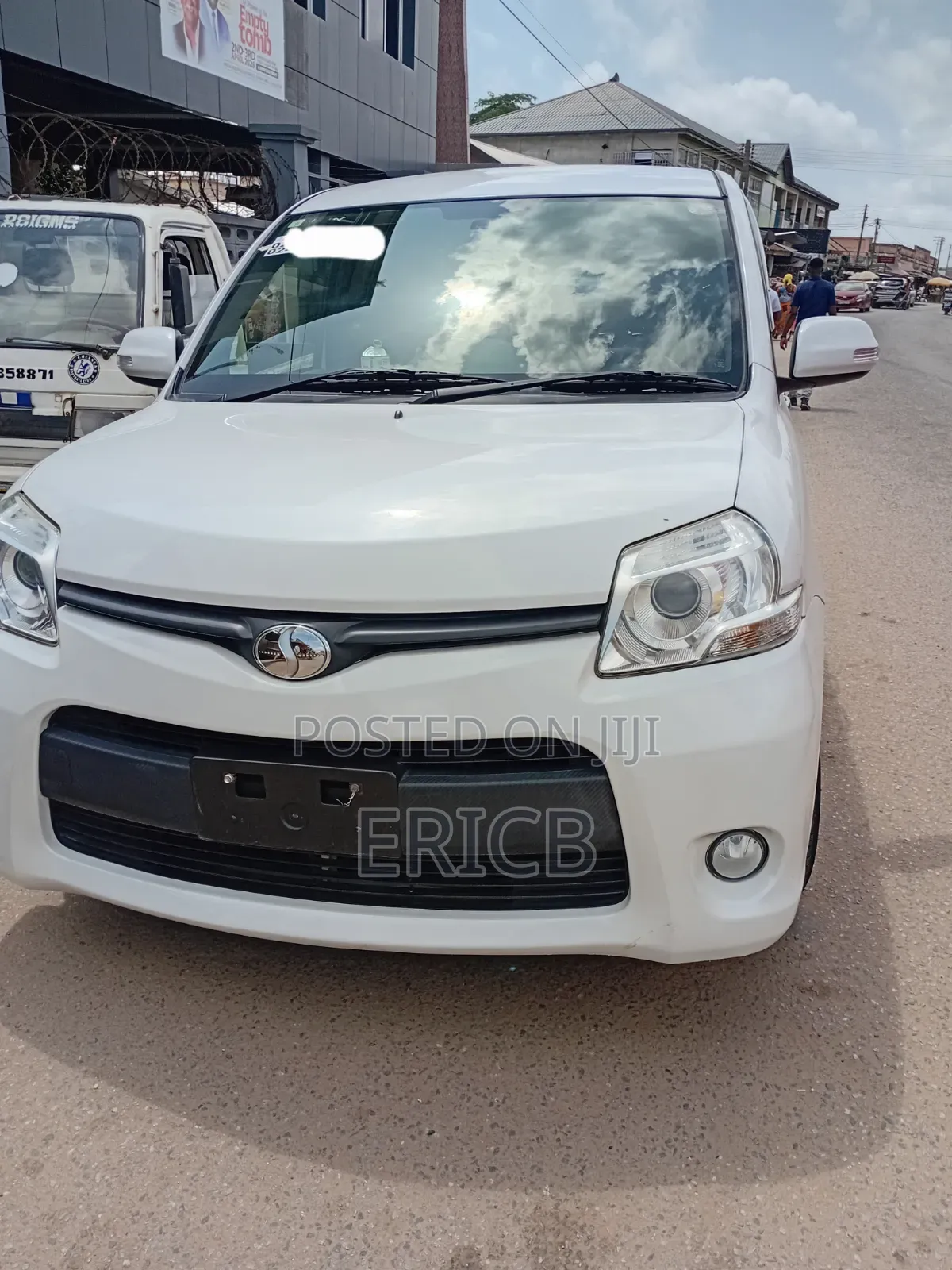 Toyota Sienta 2014 White