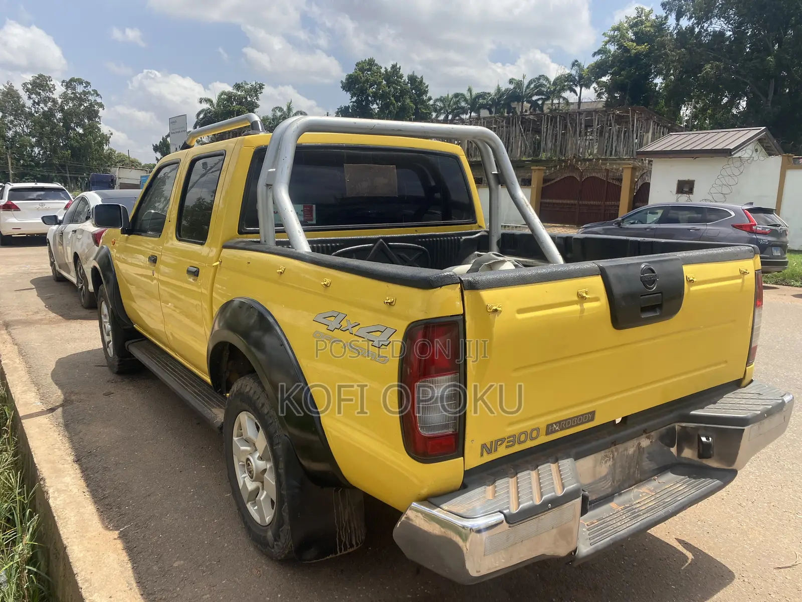 Nissan Hardbody 2017 Yellow