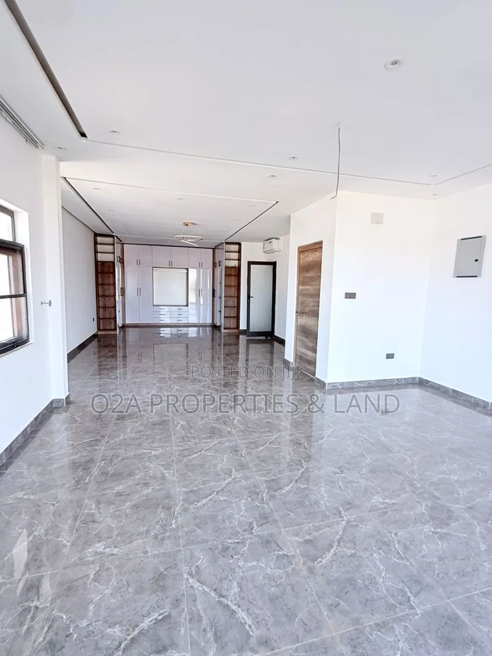 4bdrm House in Lakeside Estate for sale