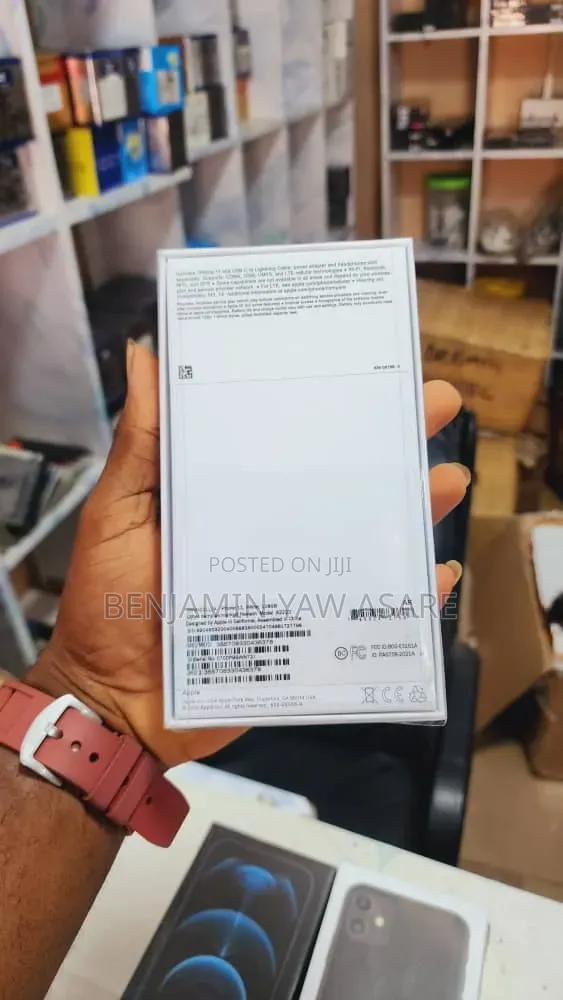 New Apple iPhone 11 128 GB White