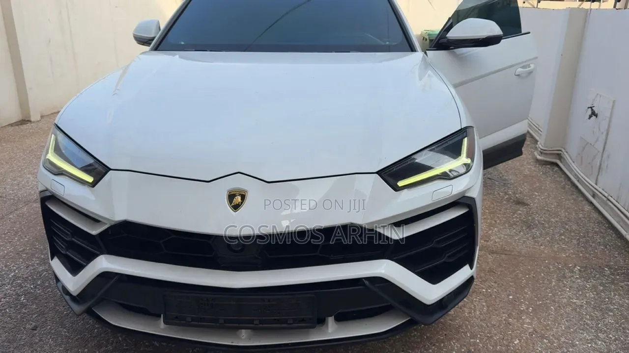 Lamborghini Urus 2025 White