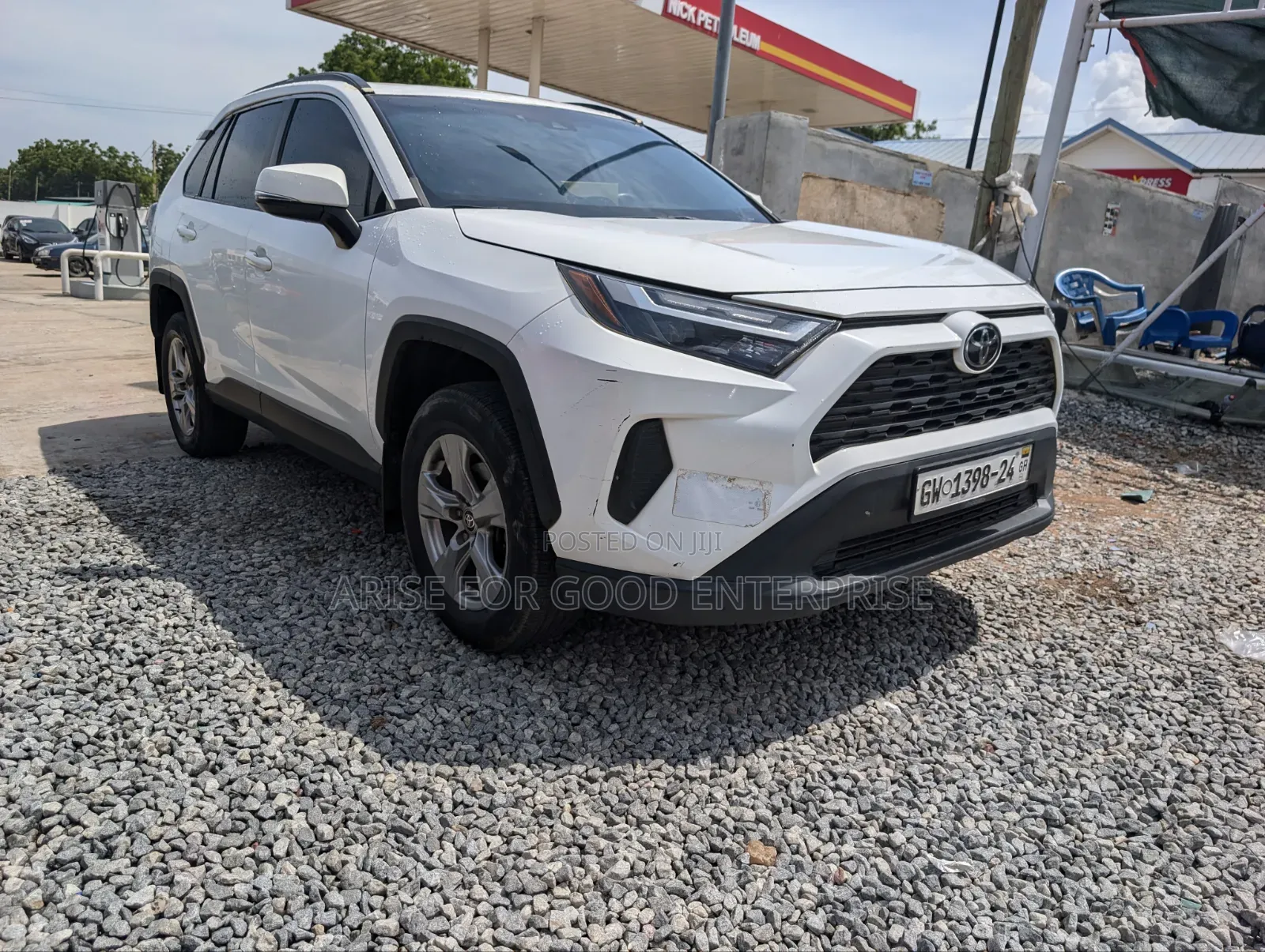 Toyota RAV4 XLE Premium 2022 Red