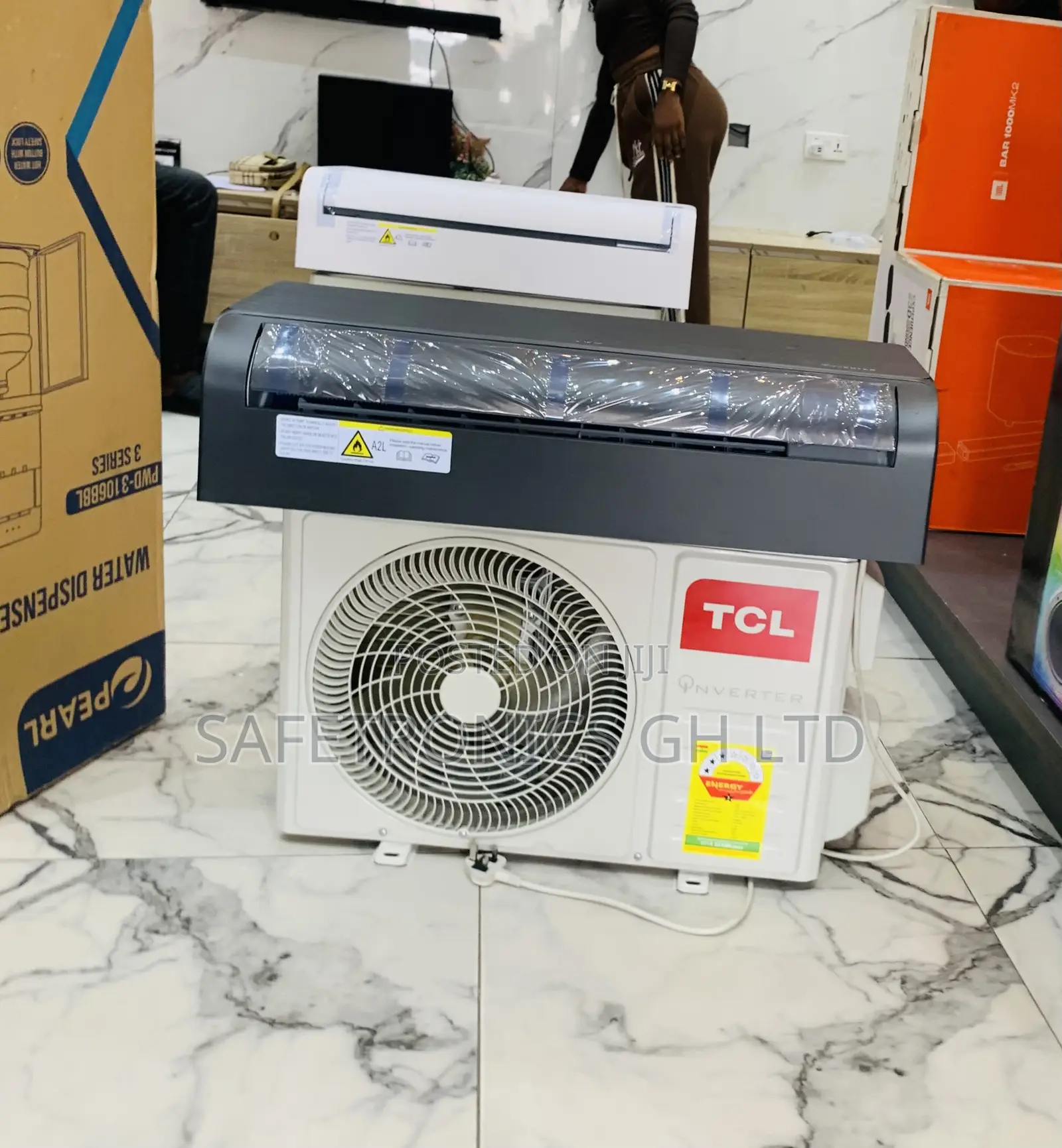 Neatly Boxed TCL 2.5hp R410 Inverter Air Con Grey Black Mirror Glass