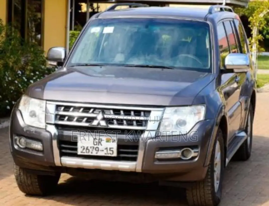 Mitsubishi Pajero 2015 Silver
