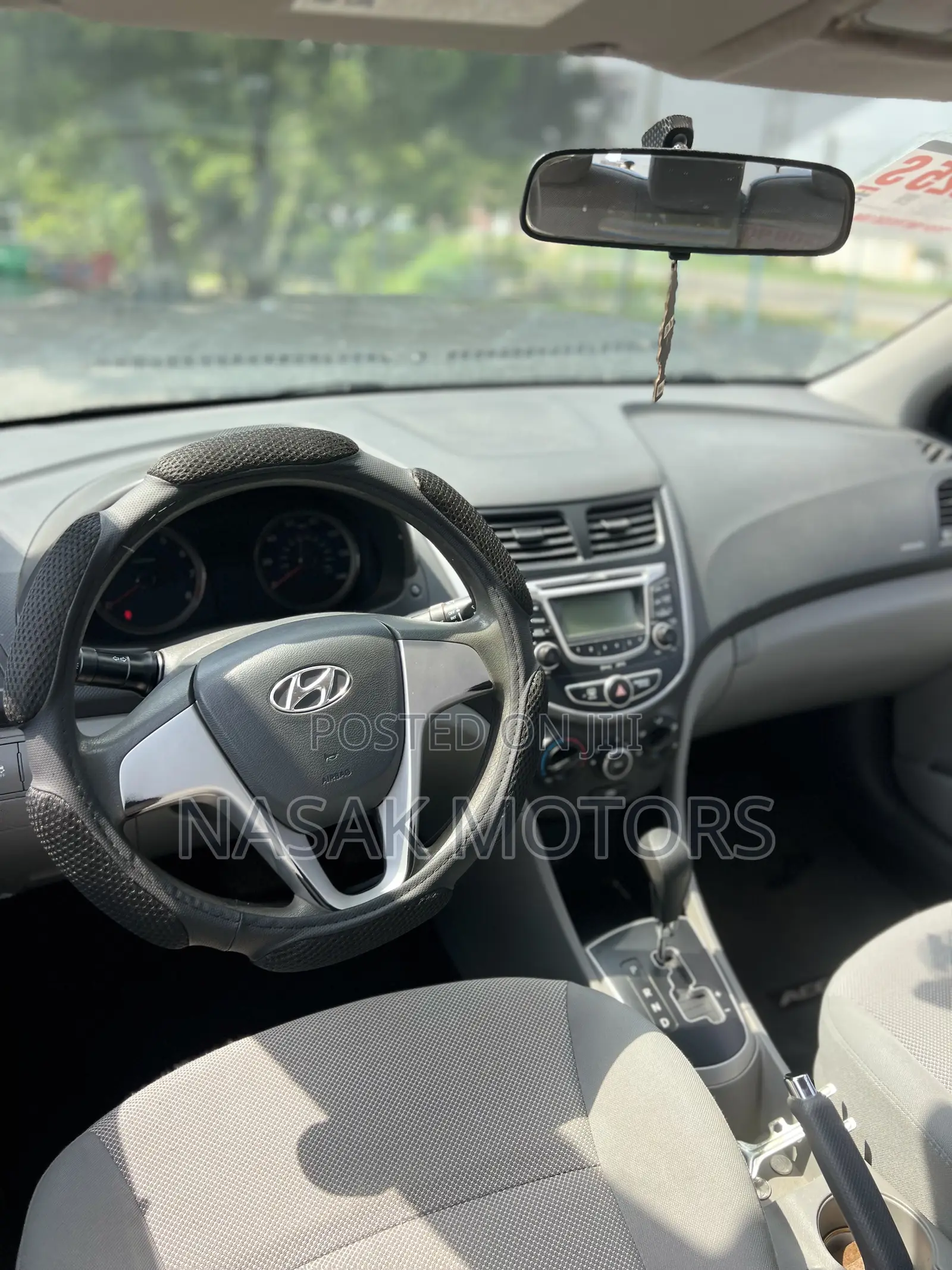 Hyundai Accent 2011 Silver
