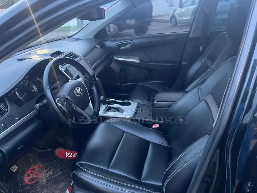 Toyota Camry SE 4dr Sedan (2.5L 4cyl 6A) 2014 Black
