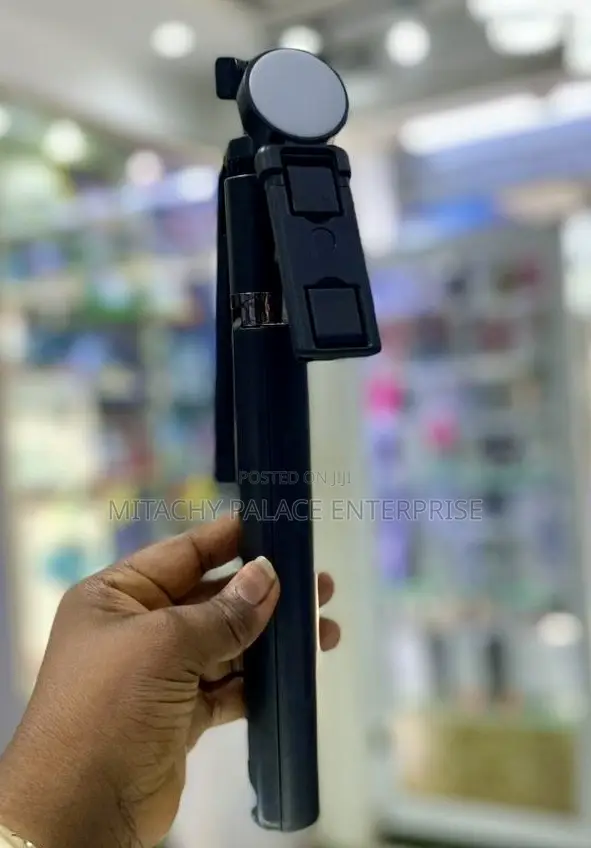 R16k Selfie Stick With Grip Handle