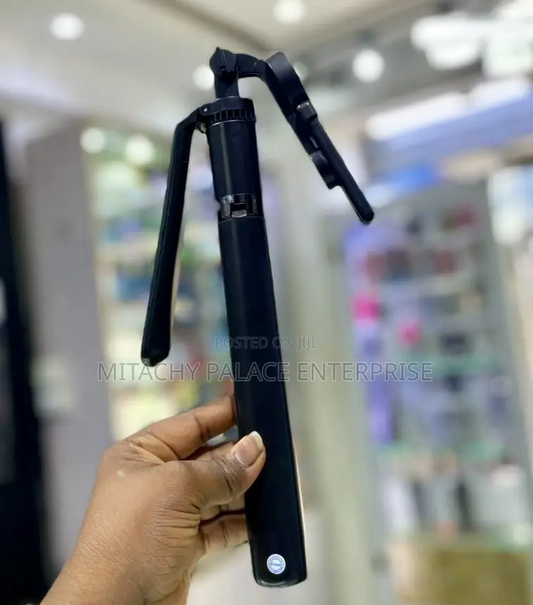 R16k Selfie Stick With Grip Handle