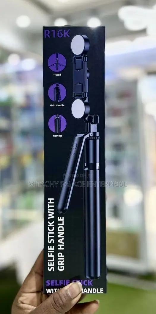 R16k Selfie Stick With Grip Handle
