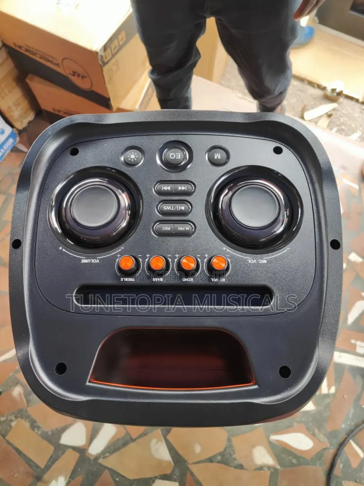 JBL Partybox 710 Wireless Speaker With 2microphone