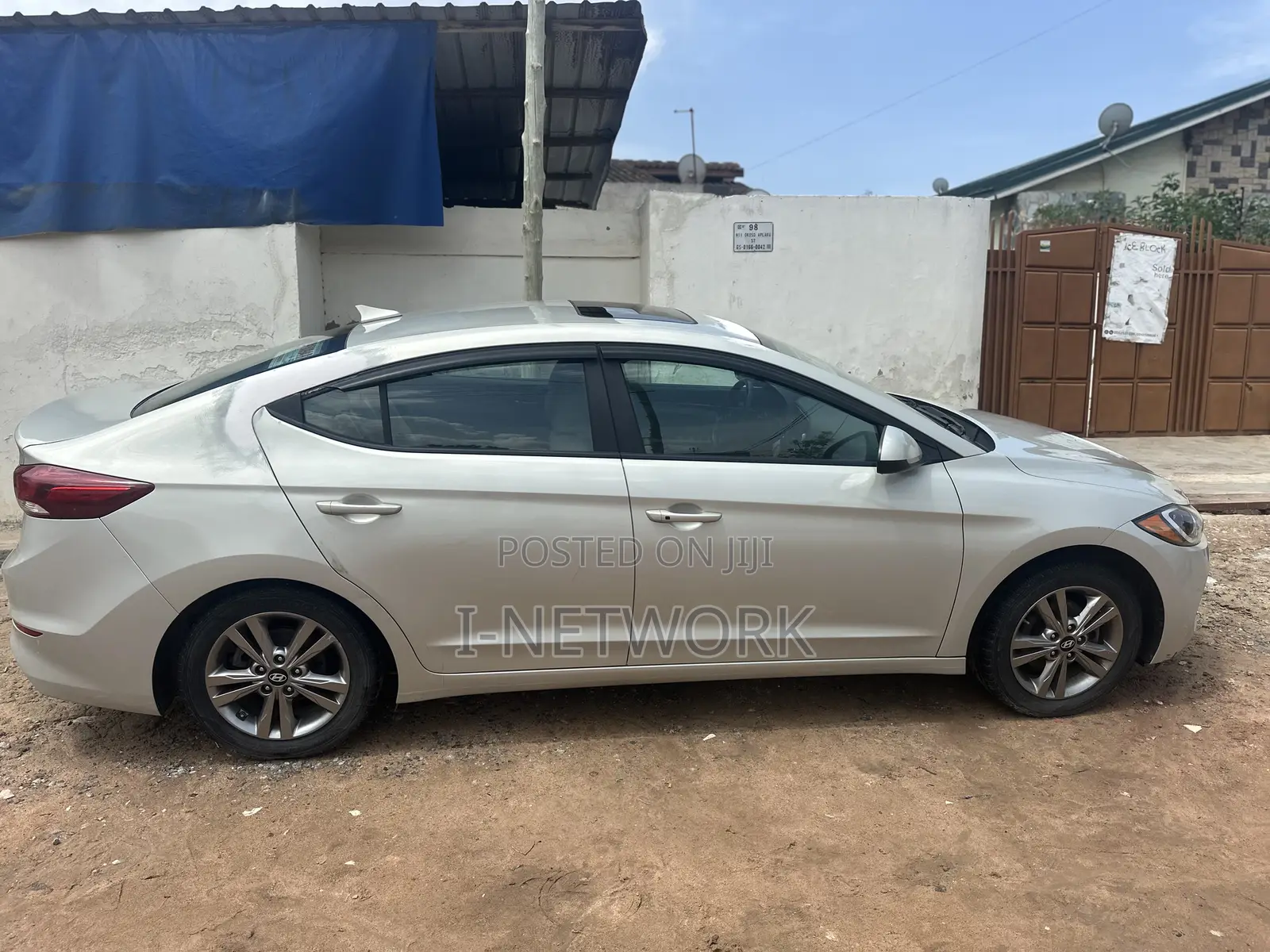Hyundai Elantra Value Edition 2018 Gold