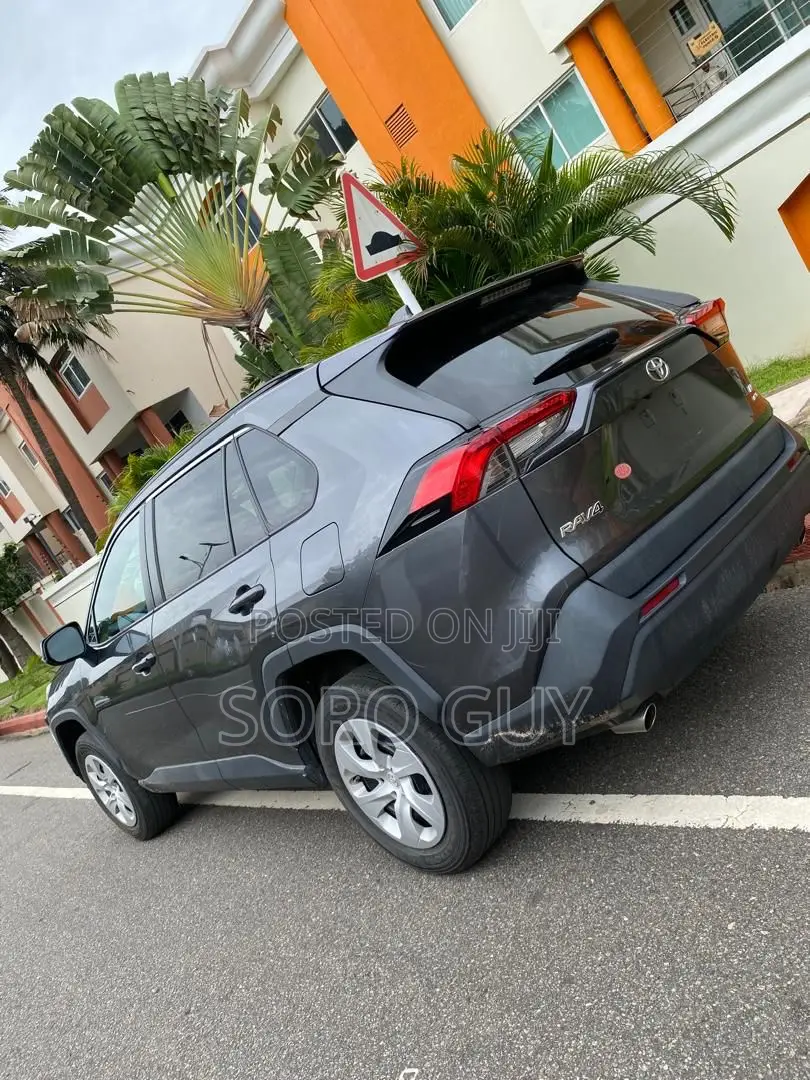 Toyota RAV4 2021 Green