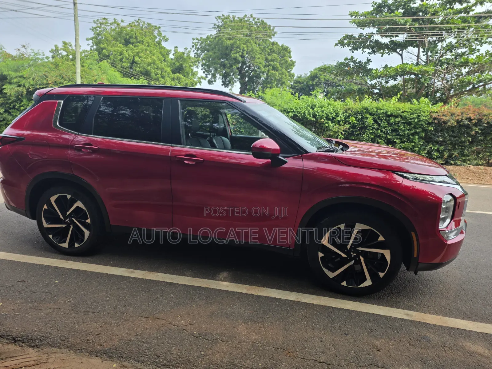 Mitsubishi Outlander SE 2023 Red