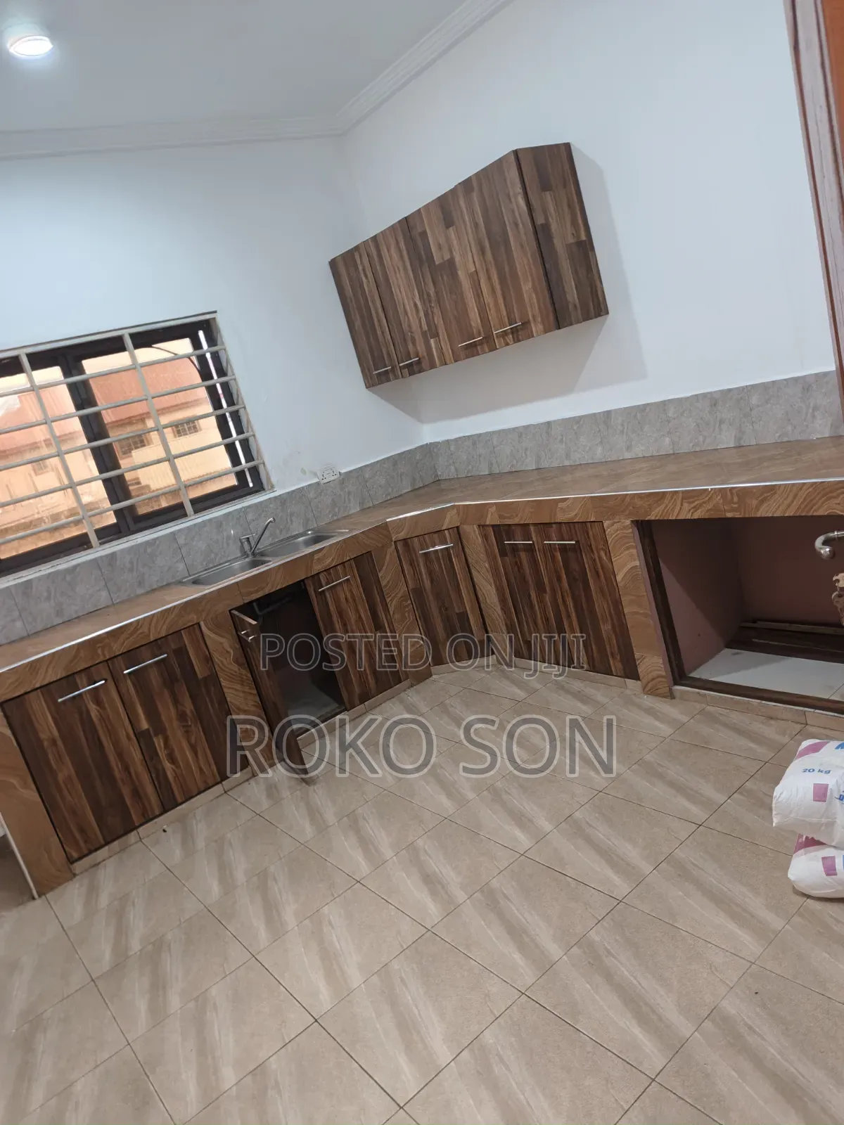 2bdrm Apartment in Dr Roko, Fan Milk for rent