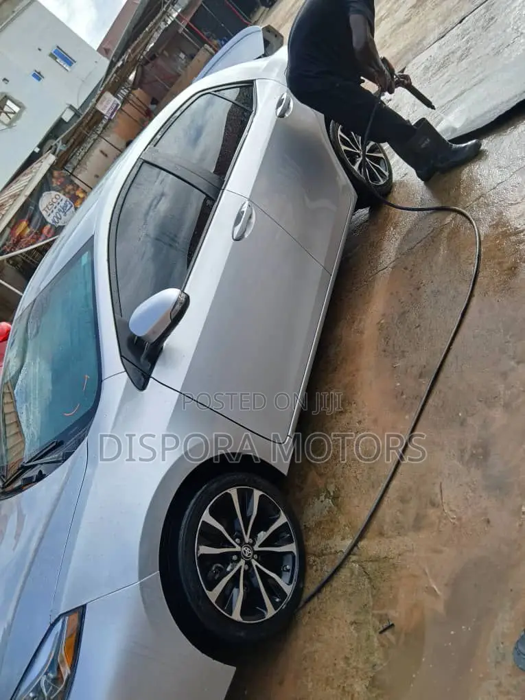 Toyota Corolla 2017 Gray