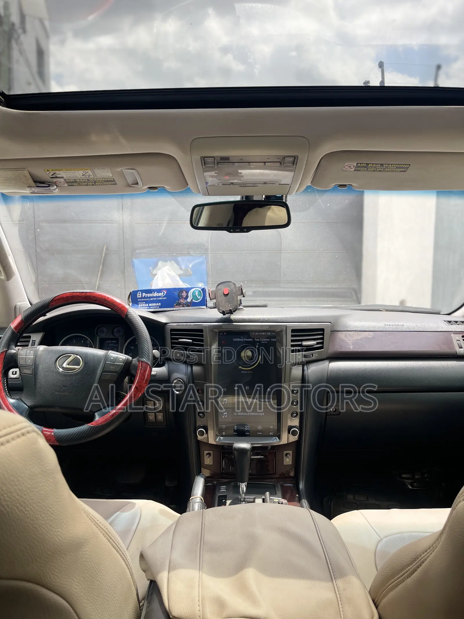 Lexus LX 570 2011 White