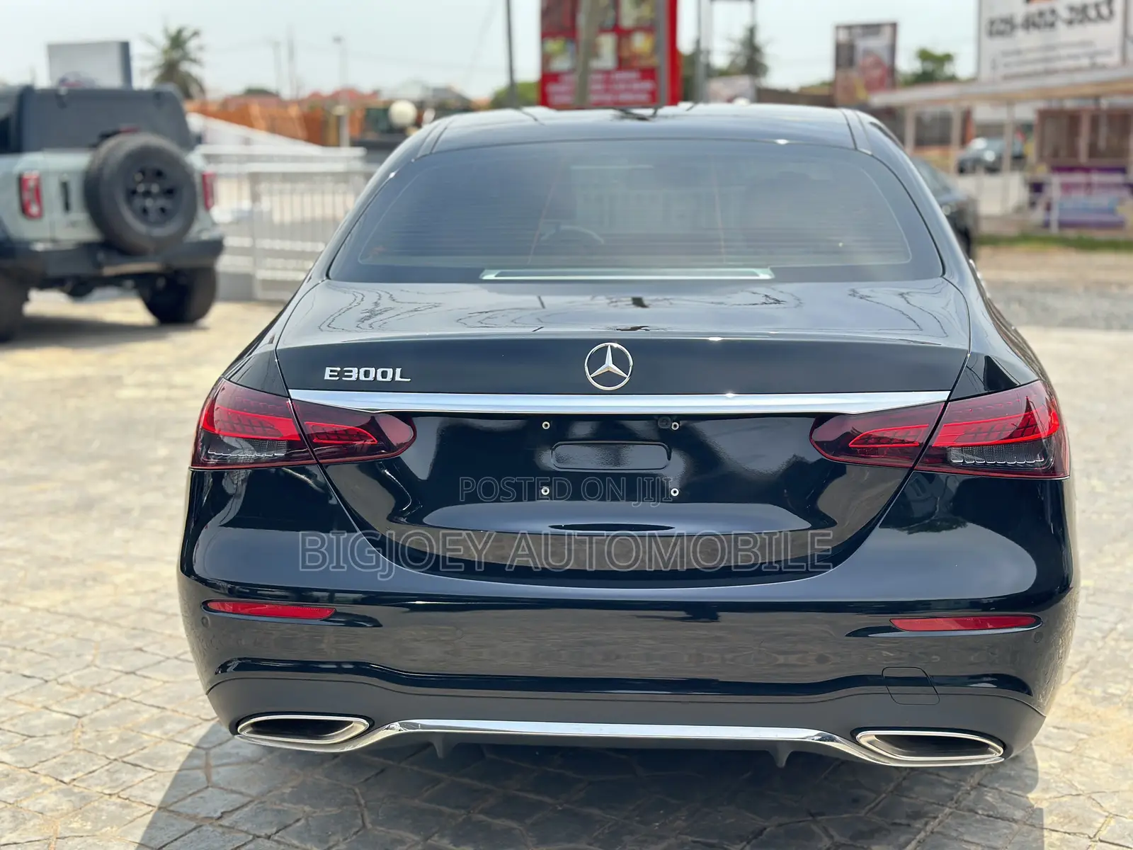 Mercedes-Benz E300 2023 Black