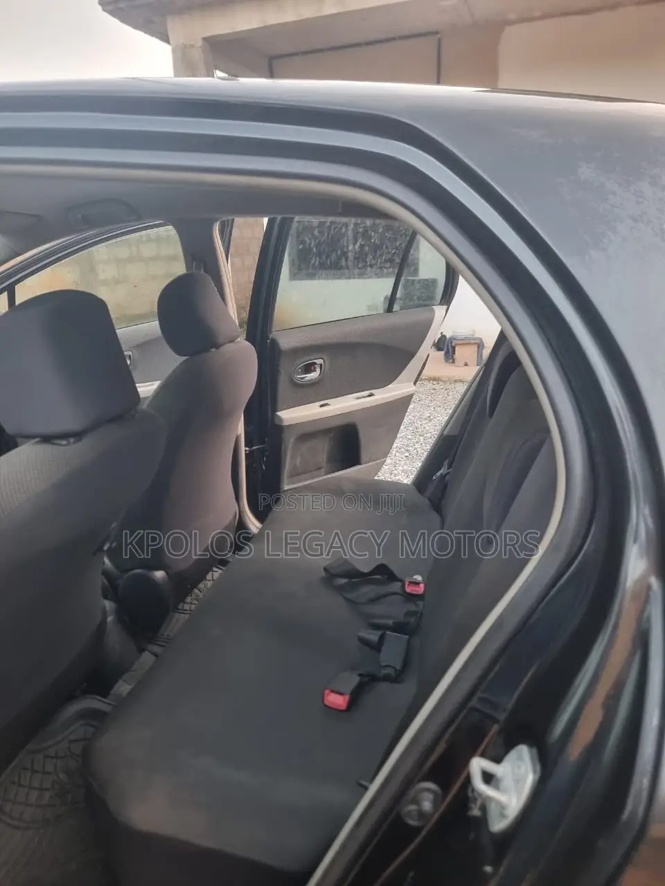 Toyota Vitz 1.3 FWD 5dr 2010 Black