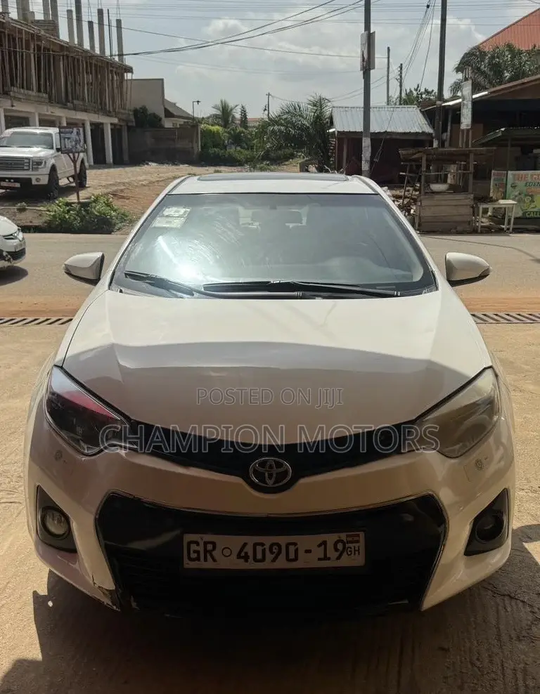 Toyota Corolla 2015 White
