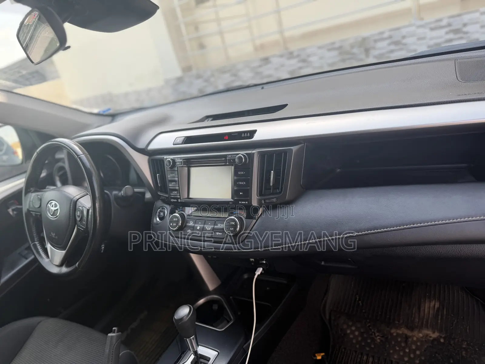 Toyota RAV4 XLE AWD (2.5L 4cyl 6A) 2017 Gray