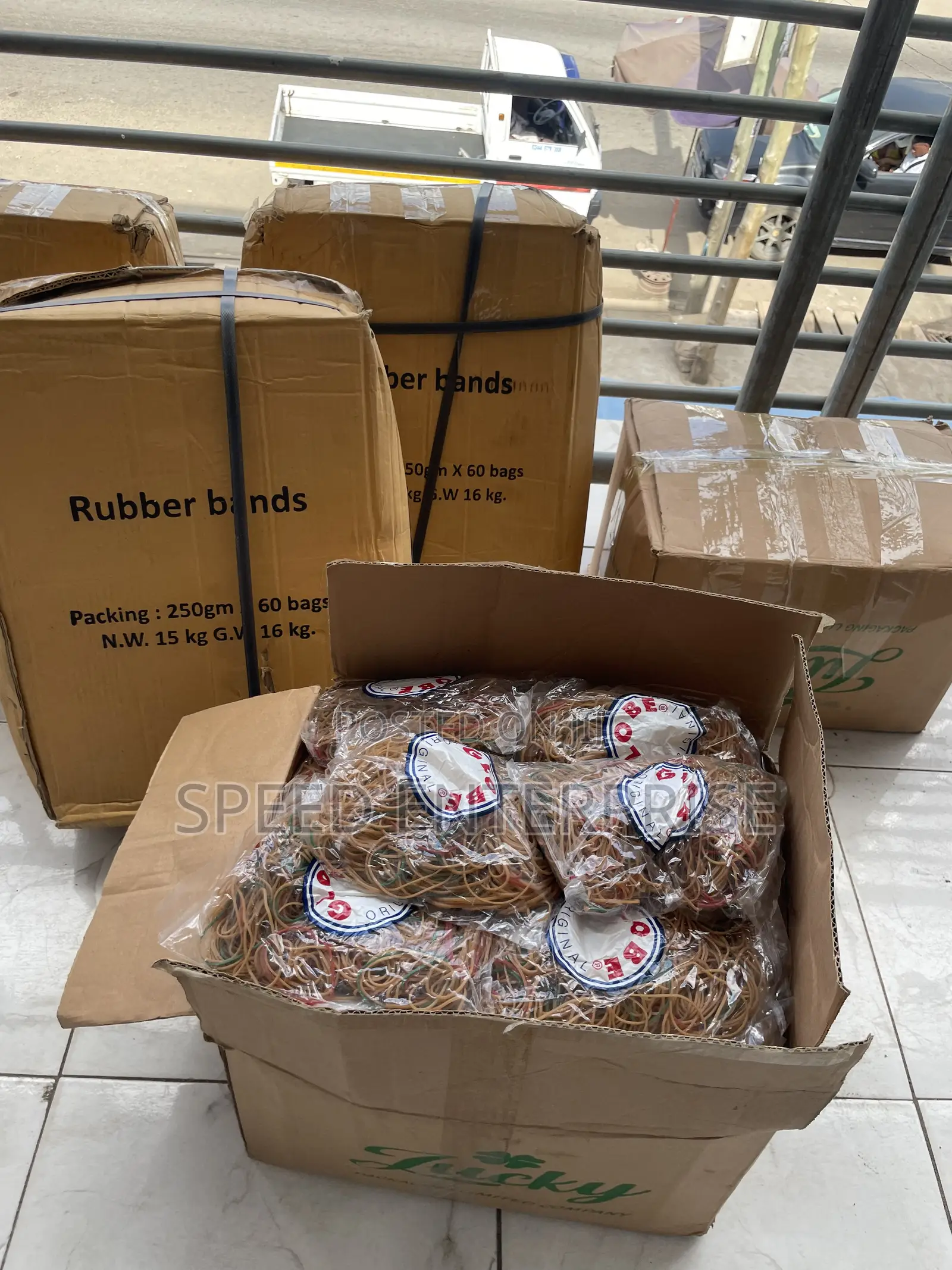 Globe Rubber Band