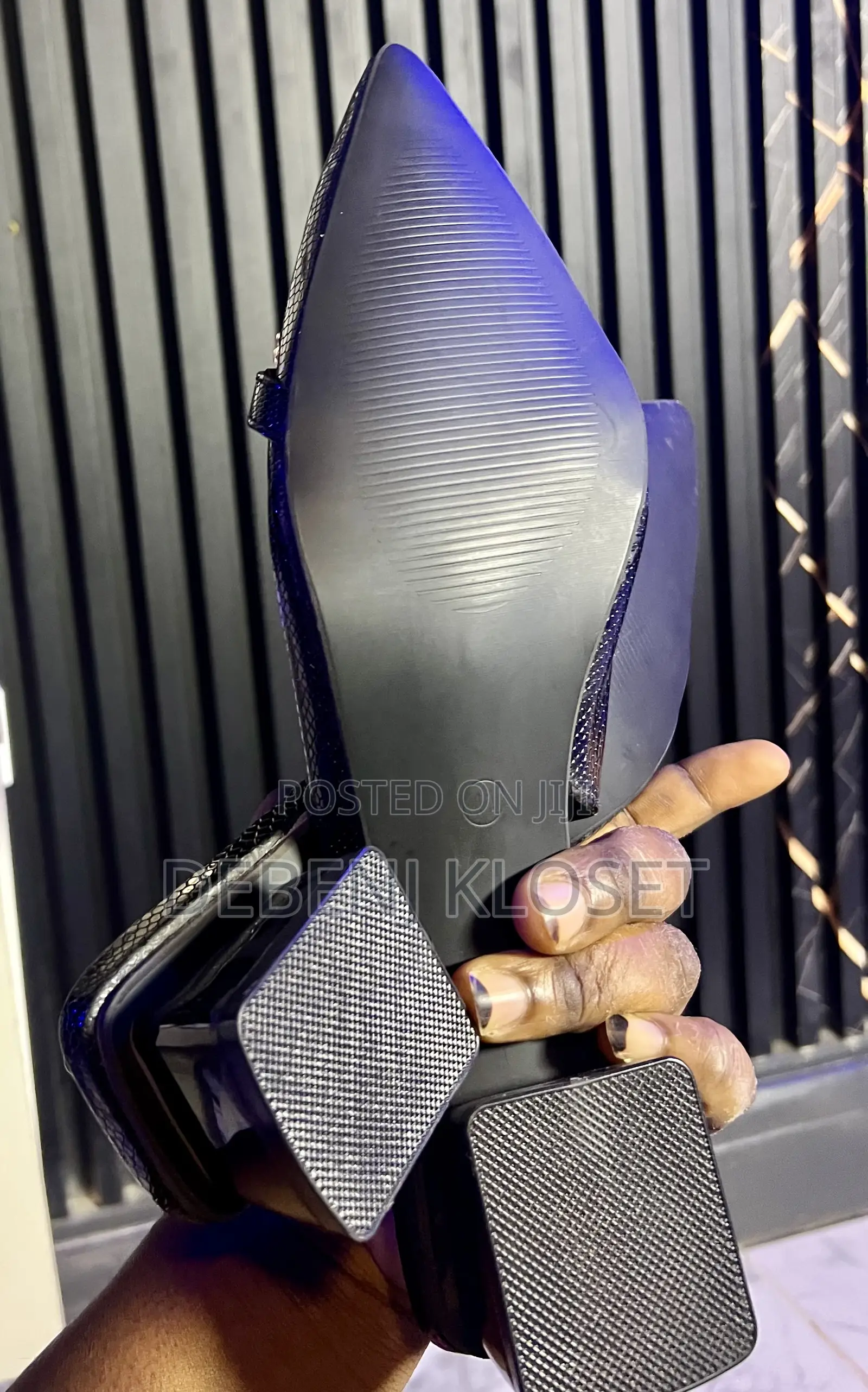Ladies Shoe