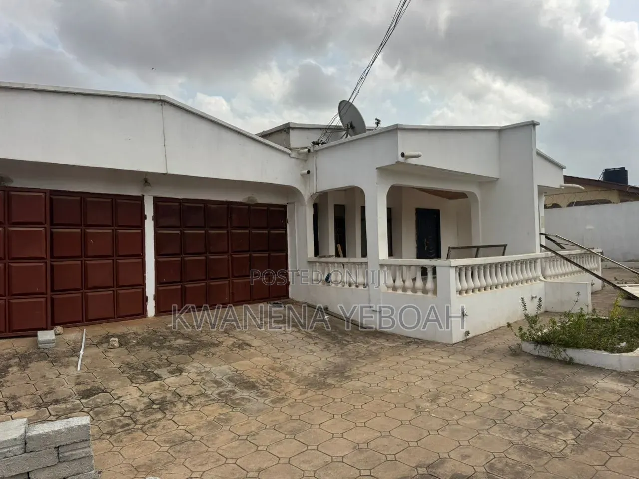 5bdrm House in Ola Achool Area for rent