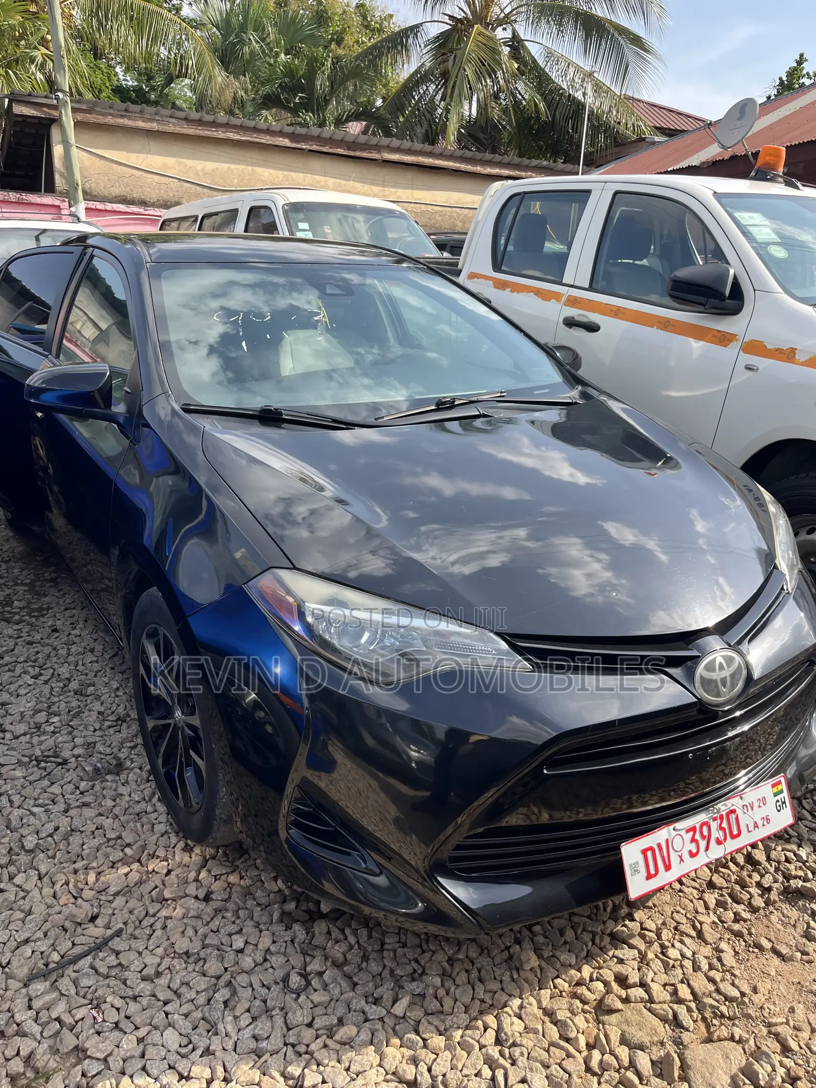 Toyota Corolla LE (1.8L 4cyl 2A) 2018 Black