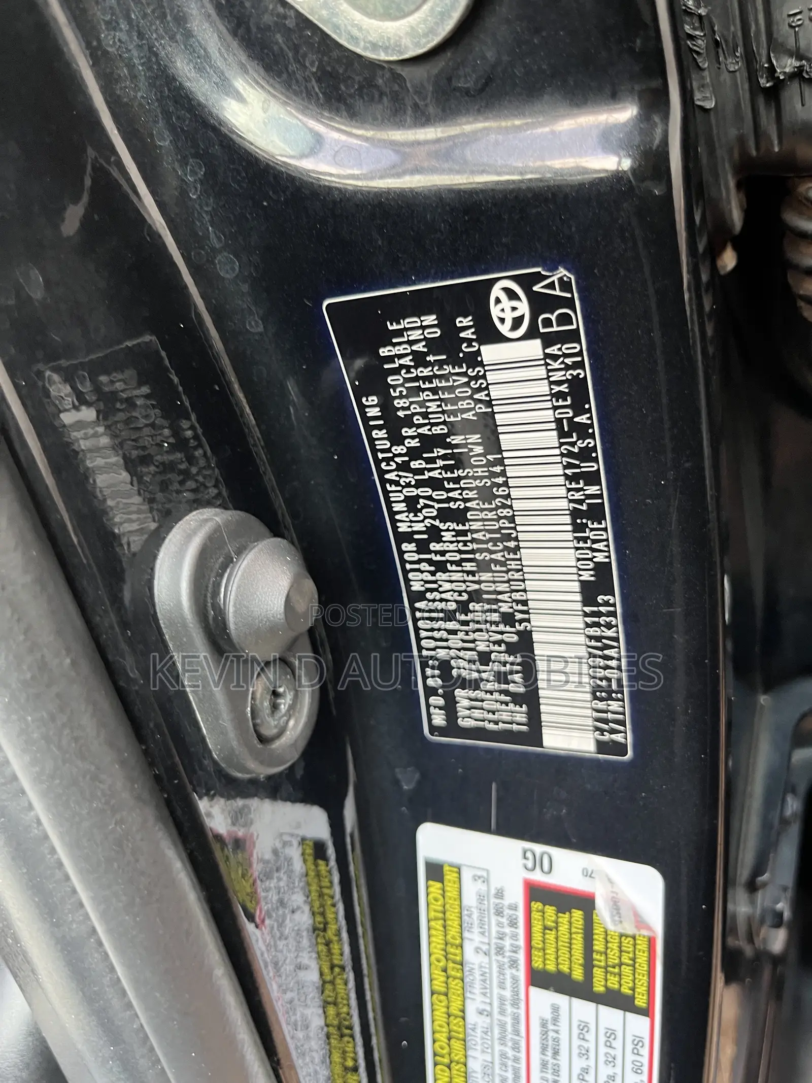 Toyota Corolla LE (1.8L 4cyl 2A) 2018 Black