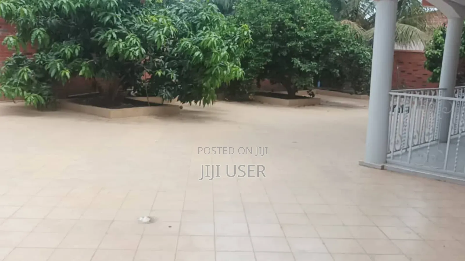 8bdrm House in Pokuase for rent