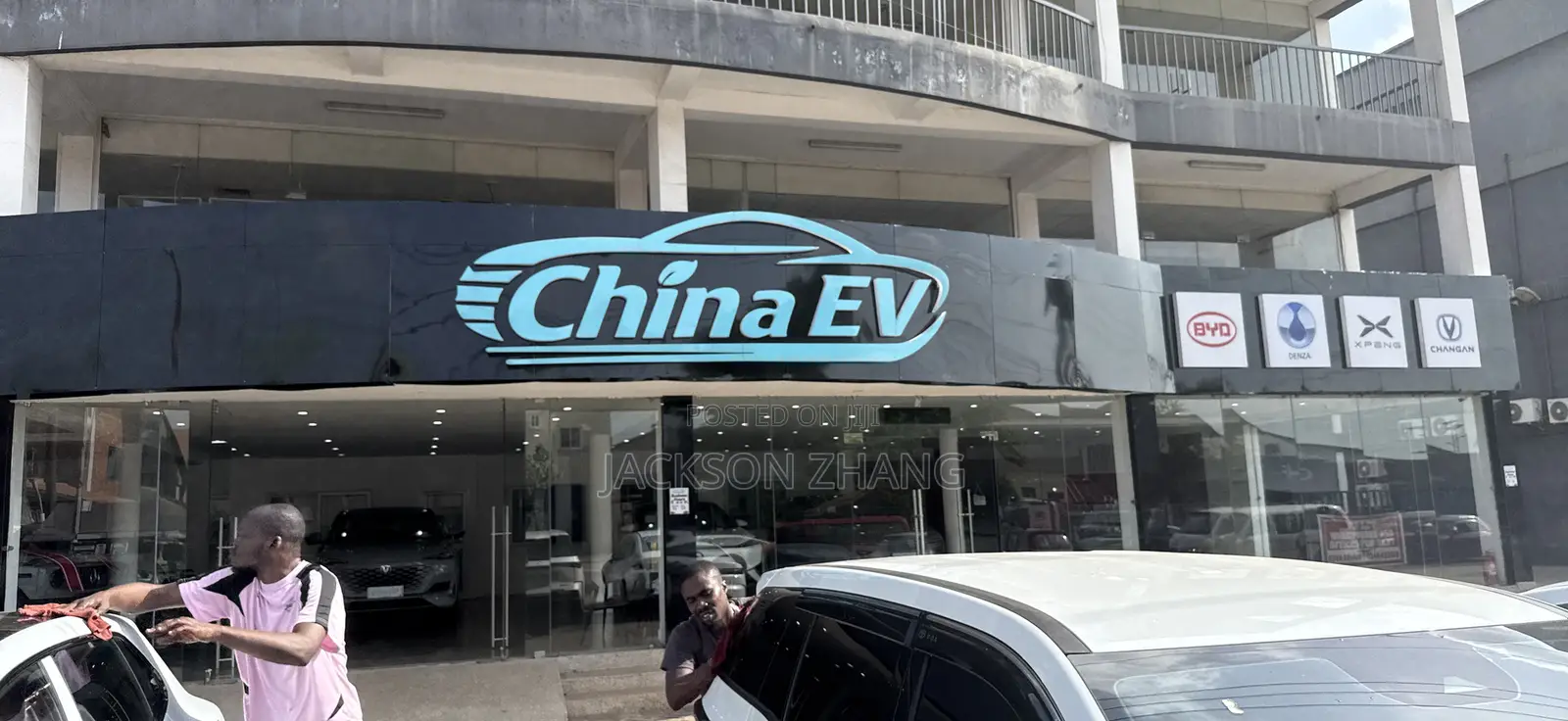 Showroom Cleaner