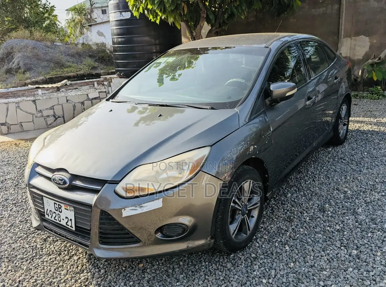 Ford Focus S Sedan FWD (2.0L 4cyl 5M) 2013 Silver