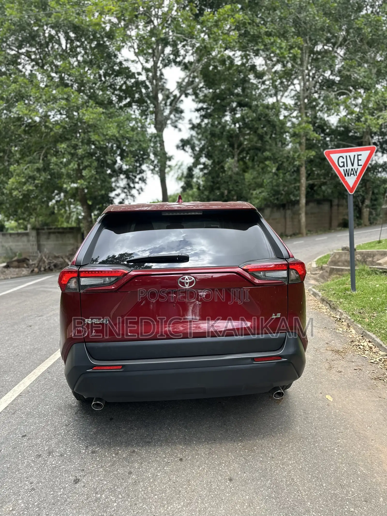 Toyota RAV4 LE 2022 Burgundy