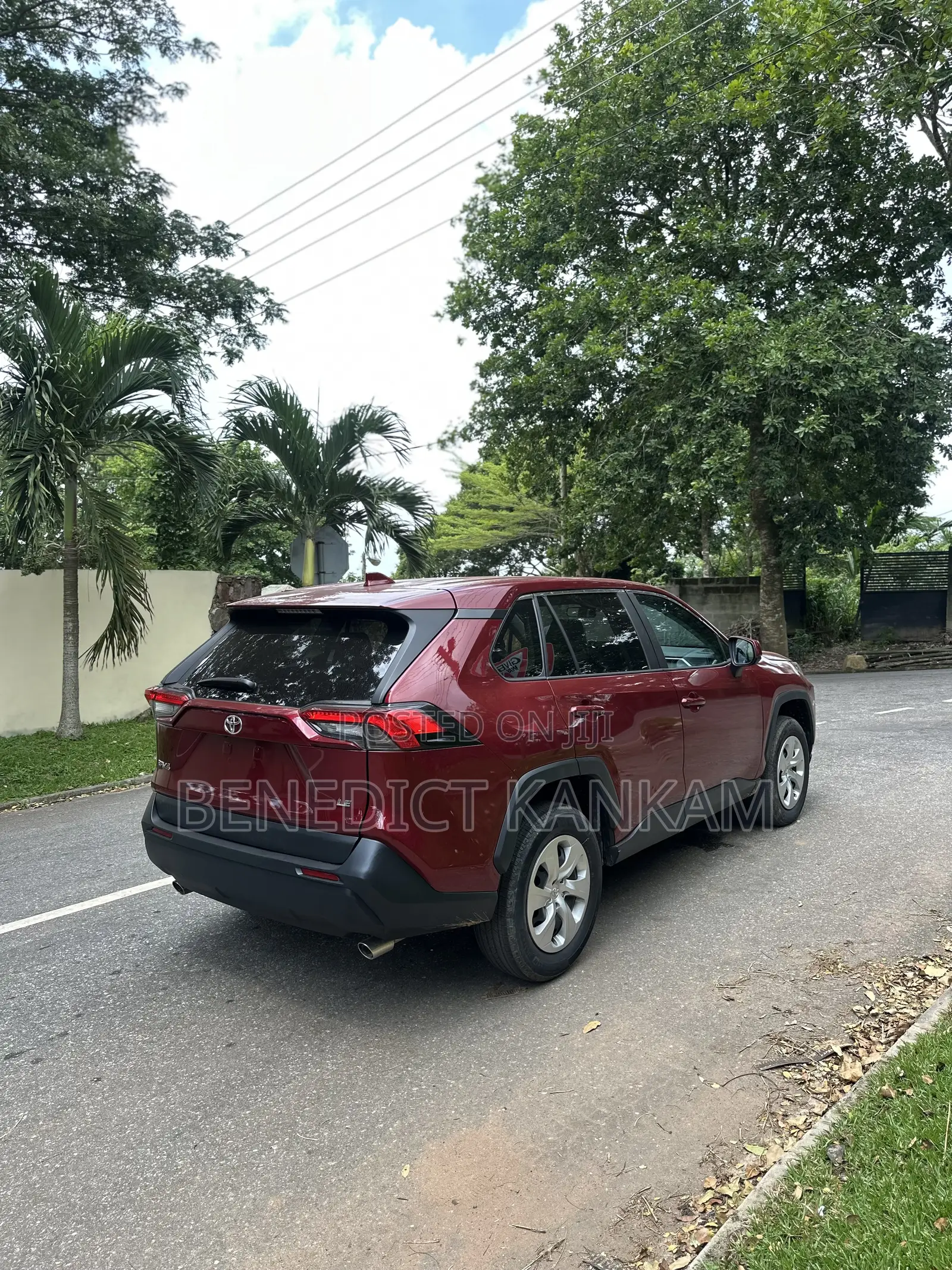 Toyota RAV4 LE 2022 Burgundy