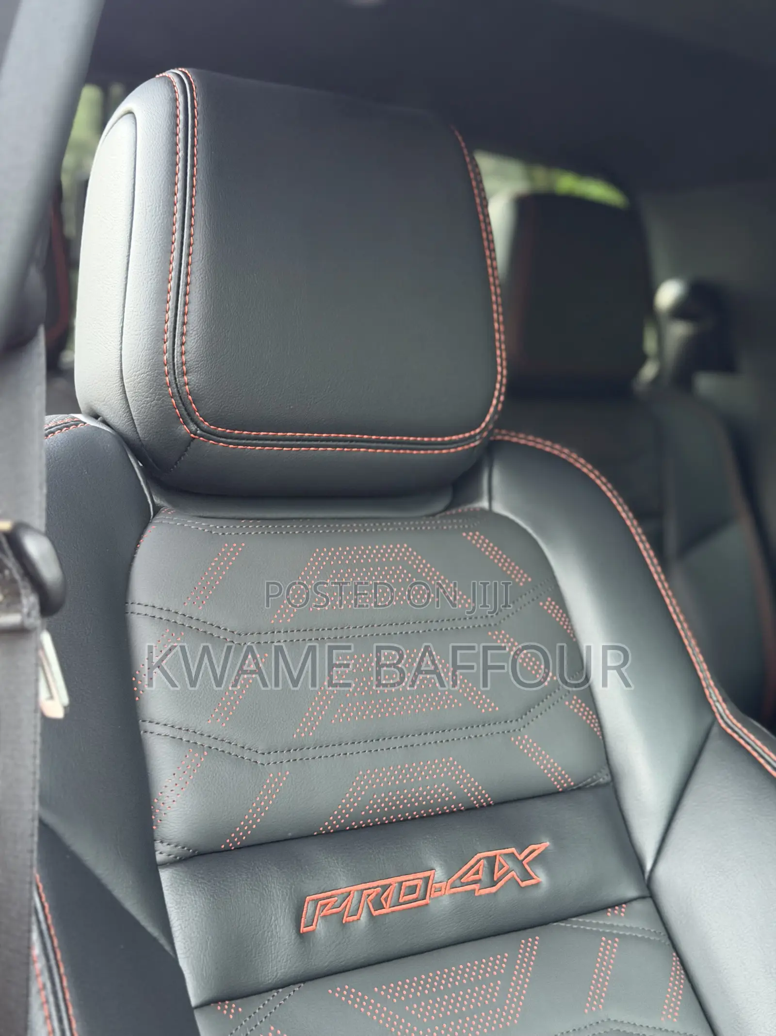 Nissan Frontier 2025 Orange