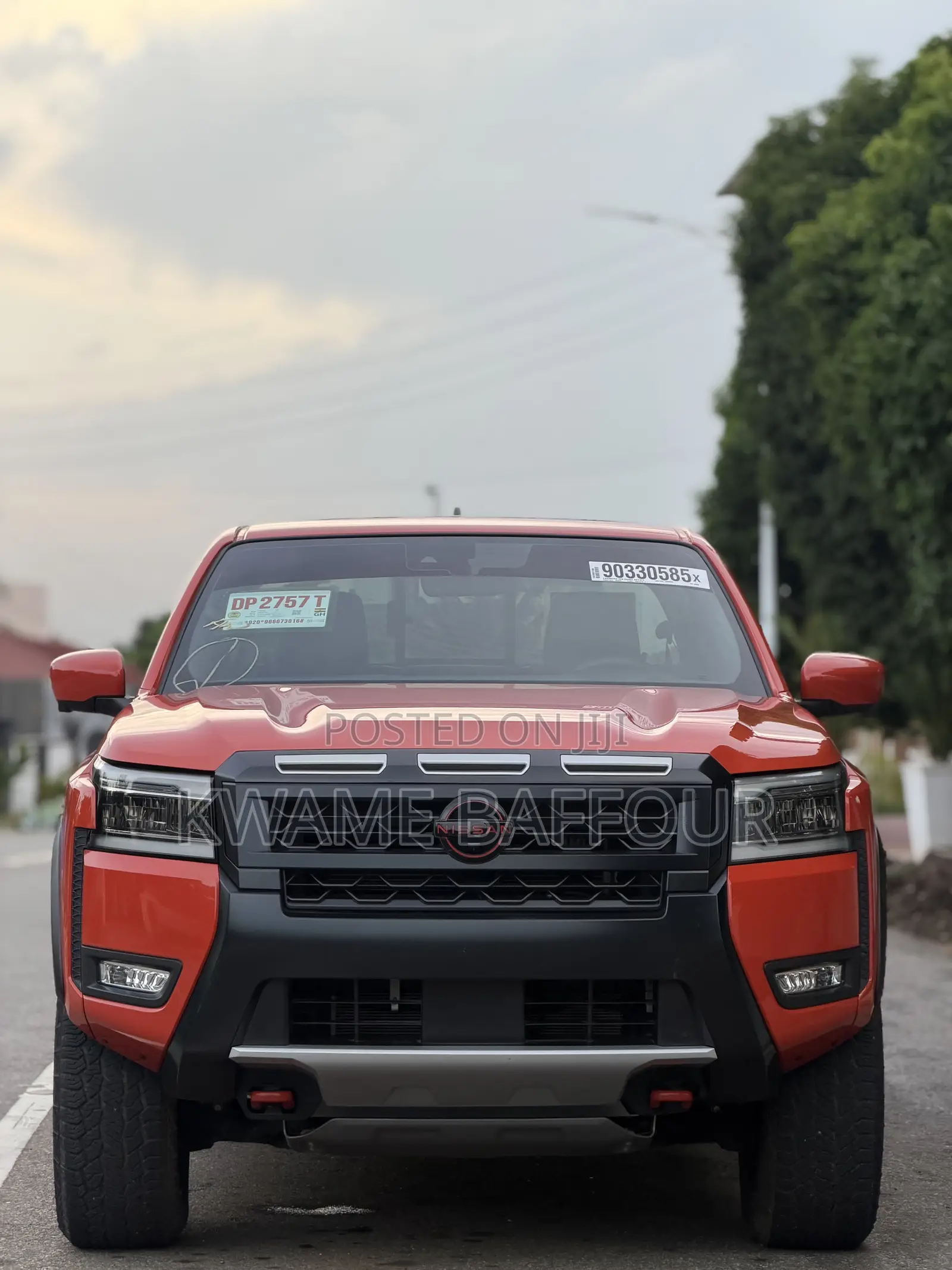 Nissan Frontier 2025 Orange