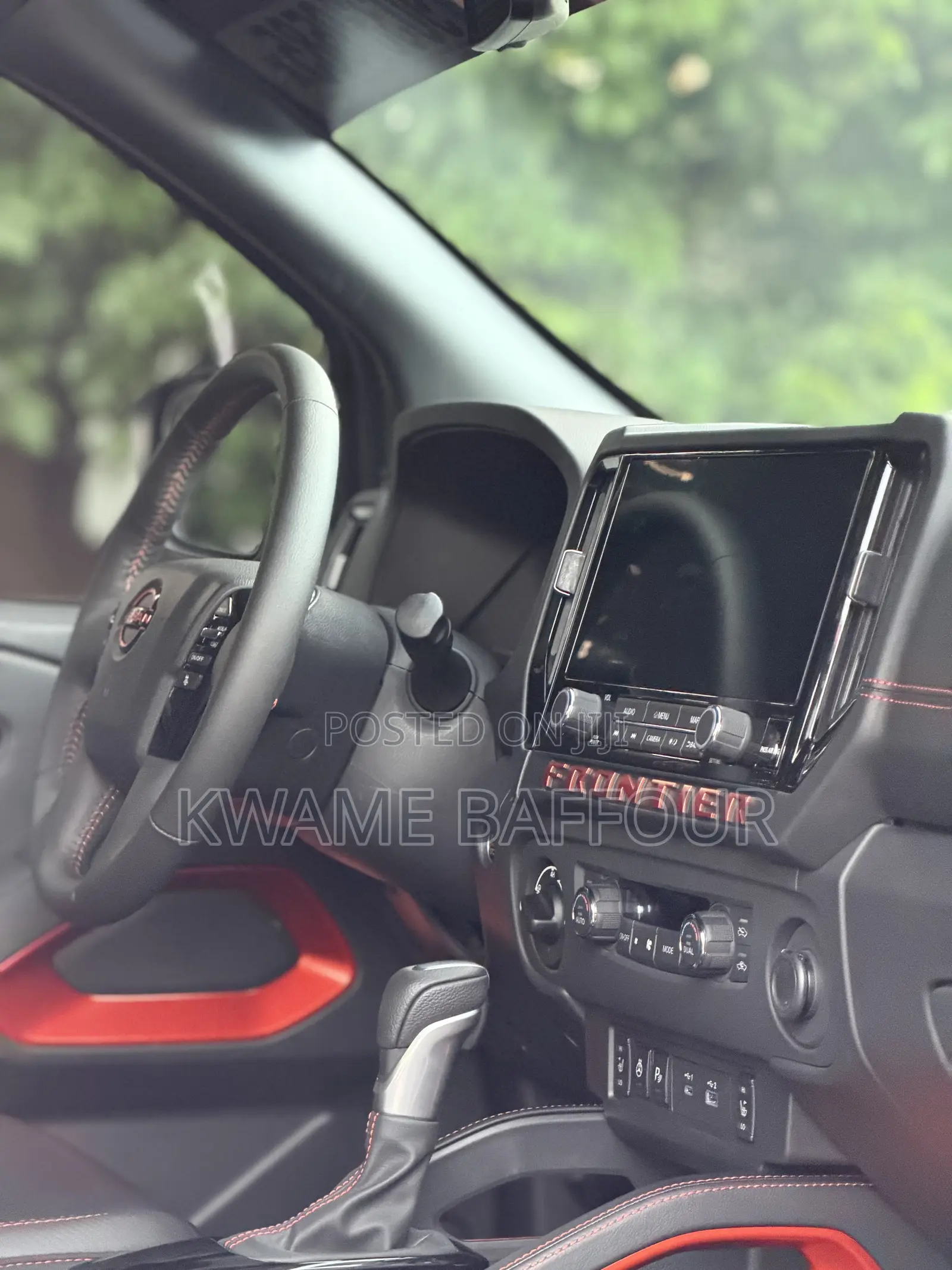 Nissan Frontier 2025 Orange