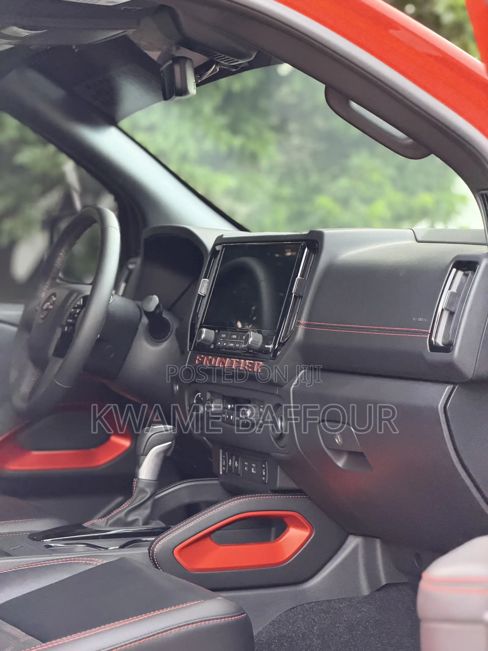 Nissan Frontier 2025 Orange