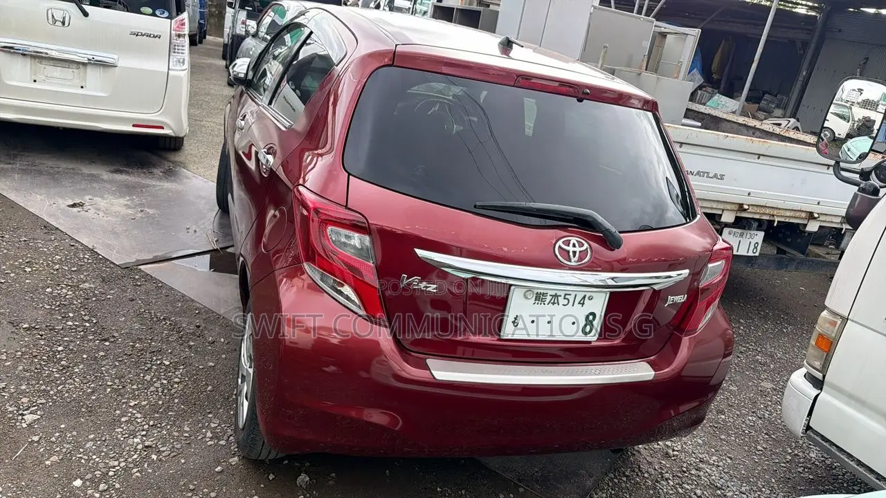 Toyota Vitz 2016 Red