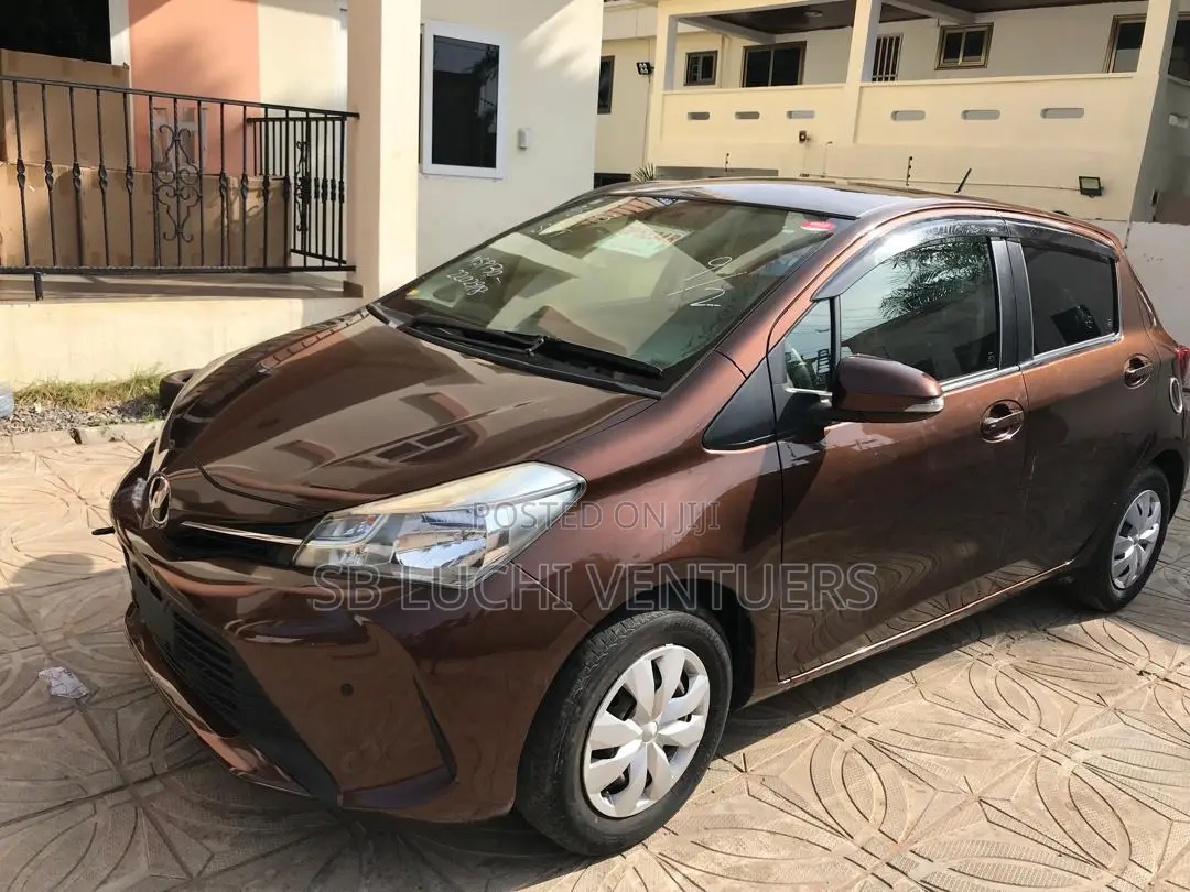Toyota Vitz 2015 Brown