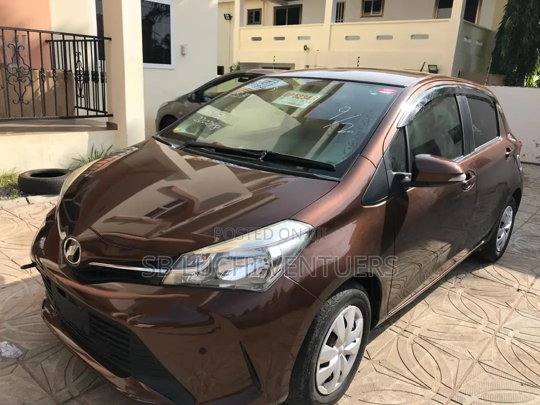Toyota Vitz 2015 Brown