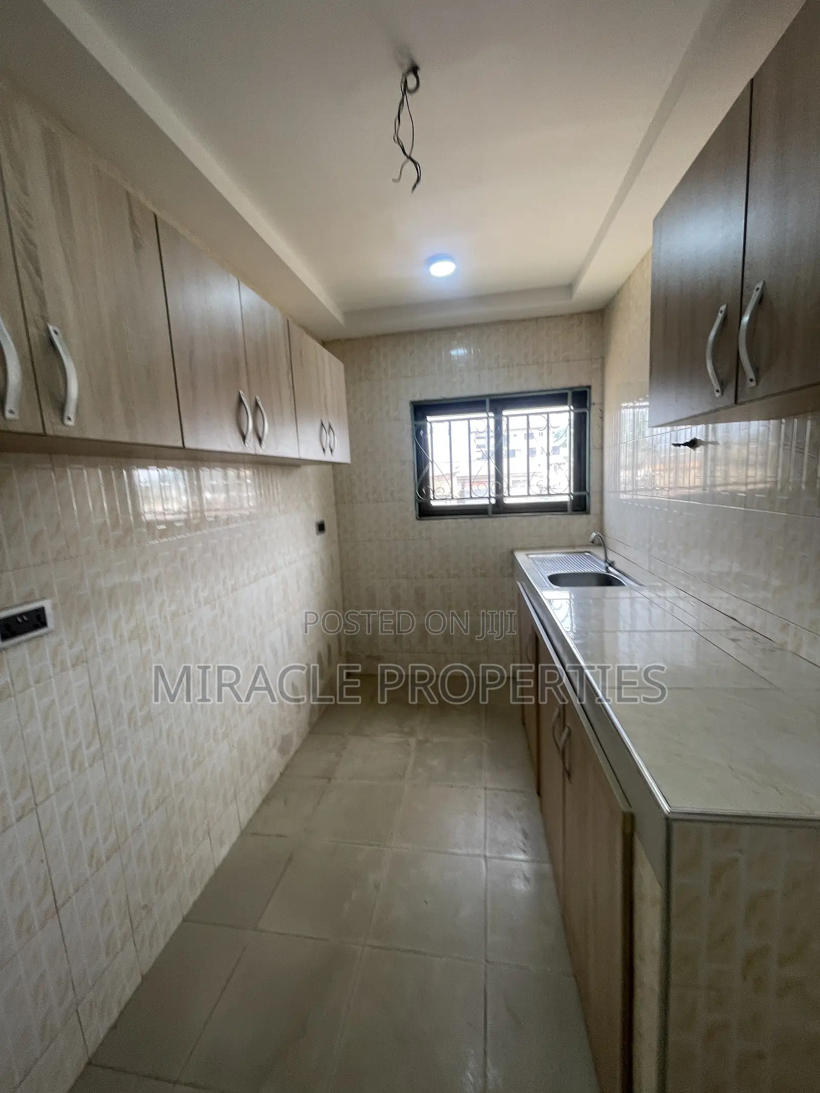 2bdrm Apartment in Miracle Properties, Madina for rent