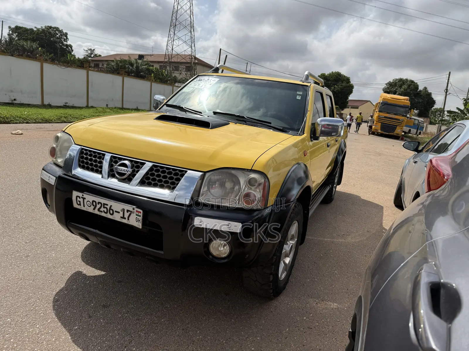 New Nissan Hardbody 2017 Yellow