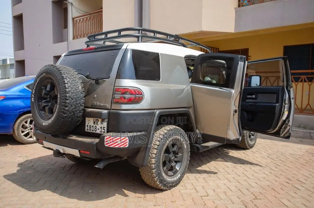 Toyota FJ Cruiser 4x4 Automatic 2009 Gray