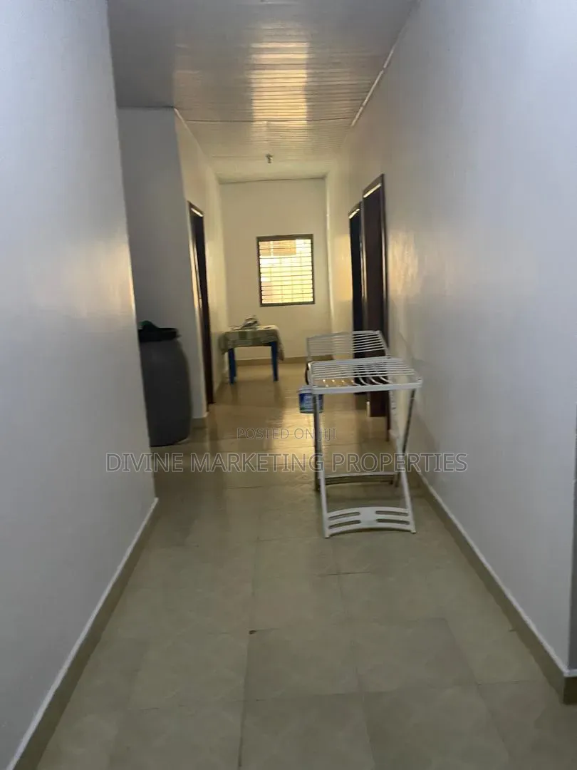5bdrm House in Kakraba, Adade for sale