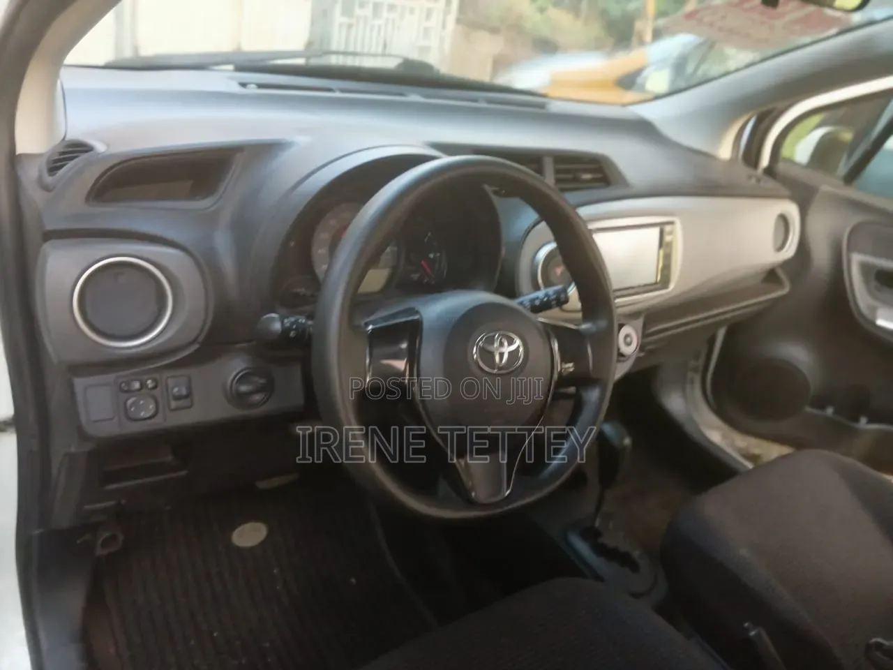 Toyota Vitz 1.3 AWD 5dr 2019 White