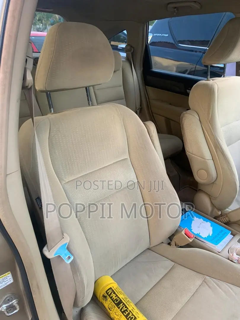 Honda CR-V 2010 Gold
