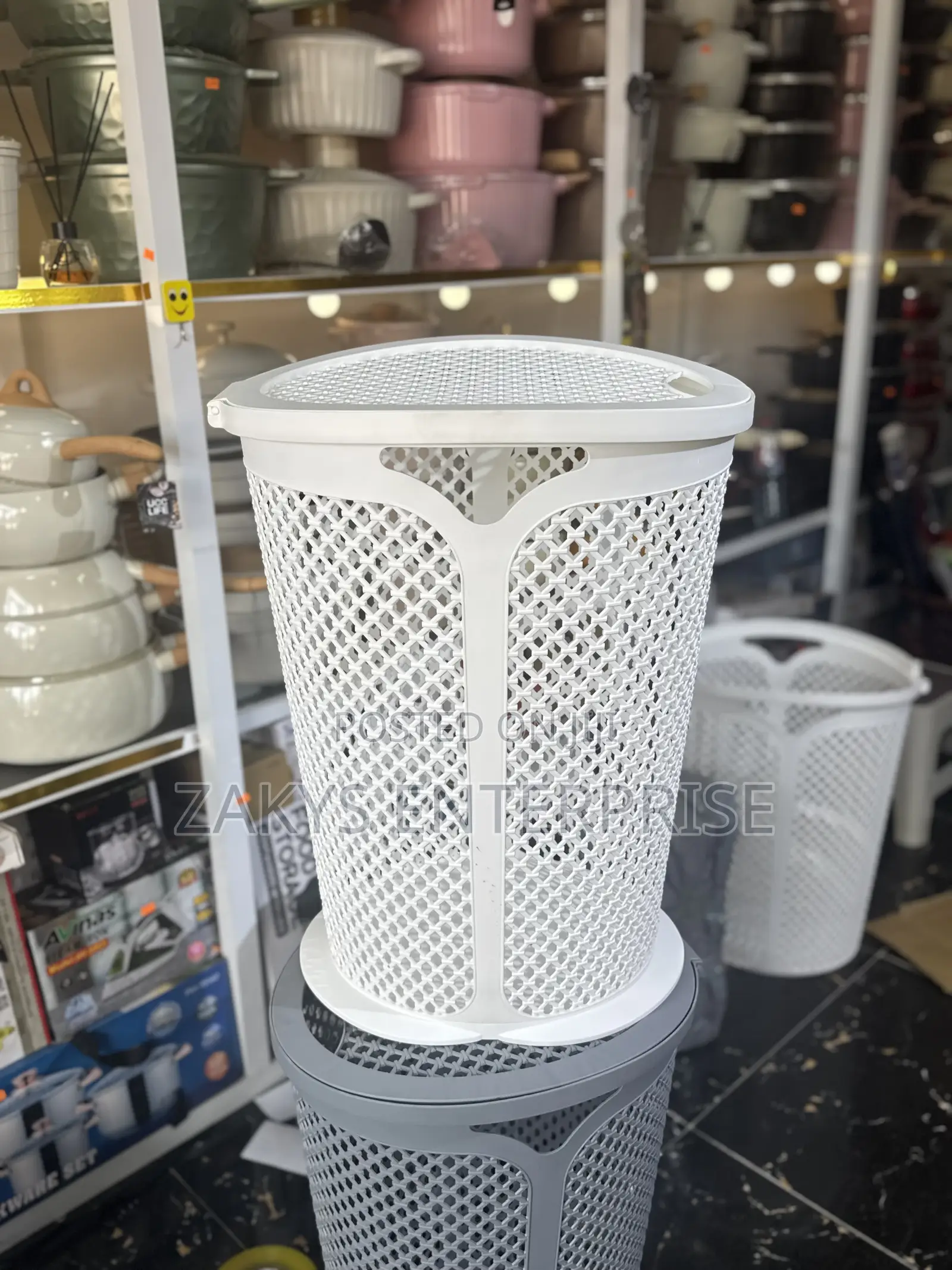 Laundry Basket With Lid