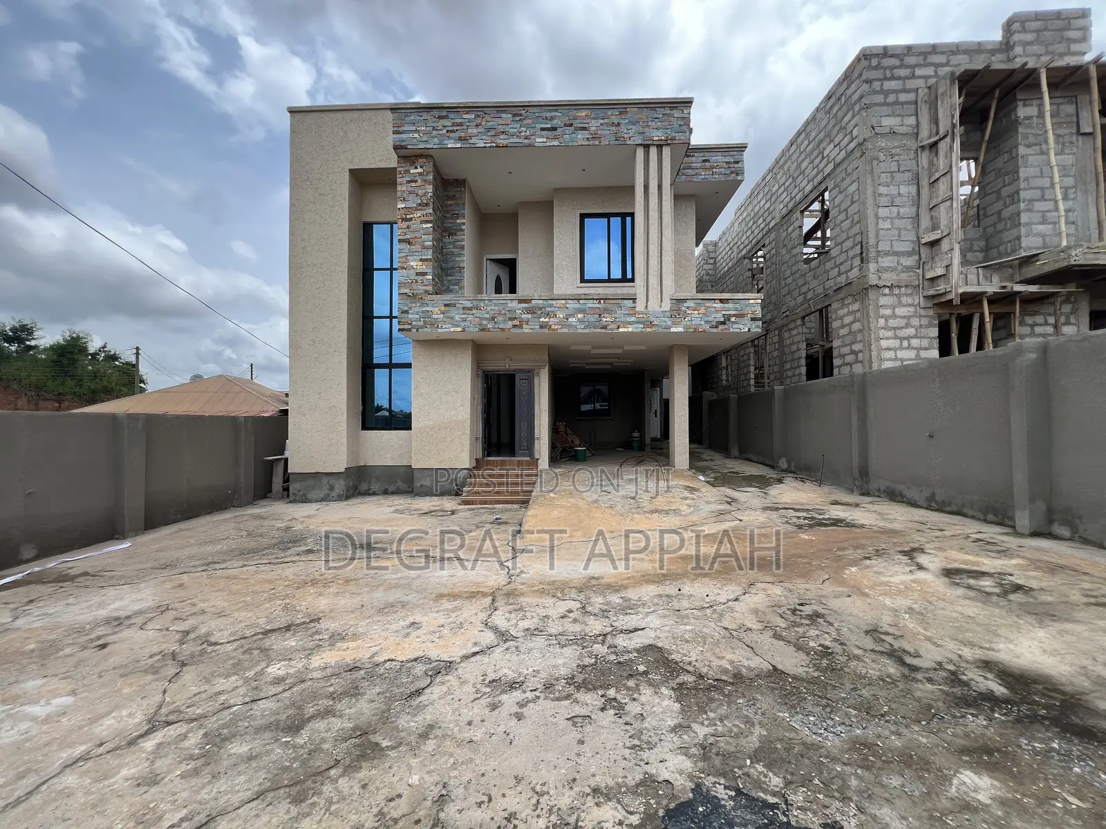 4bdrm House in Santasi Brofoyedru, Kumasi Metropolitan for sale
