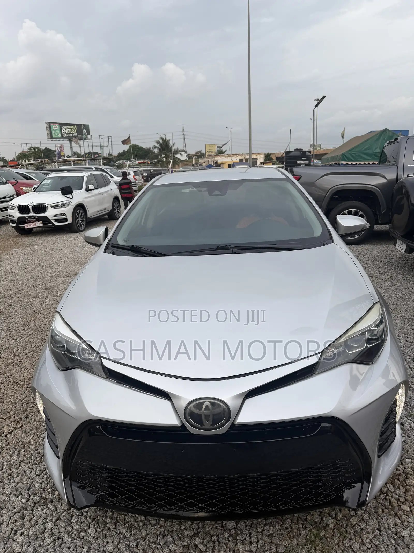 Toyota Corolla SE (1.8L 4cyl 2A) 2018 Silver